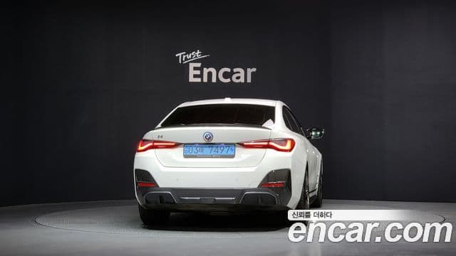 BMW i4 eDrive40 M Sport Pro, 2022 4