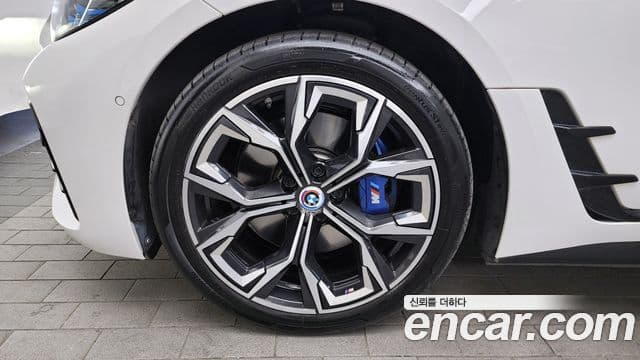 BMW i4 eDrive40 M Sport Pro, 2022 все фото