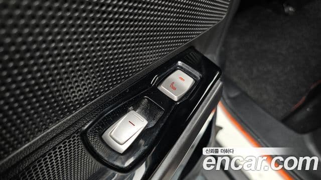 KG모빌리티(SsangYong) Tivoli LX 2WD, 2017 19