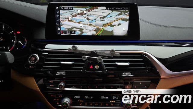 BMW 5시리즈 (G30) 520d Luxury Special Edition, 2018 14