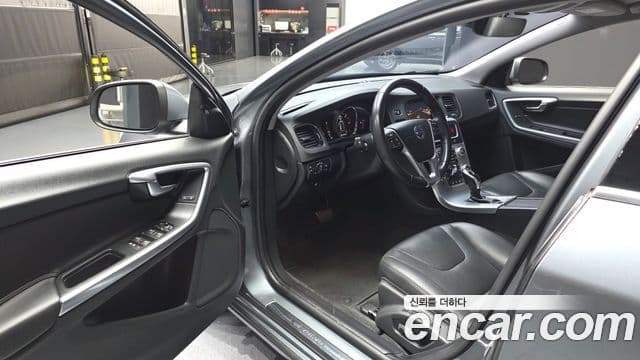 Volvo V60 1세대, 2017 10