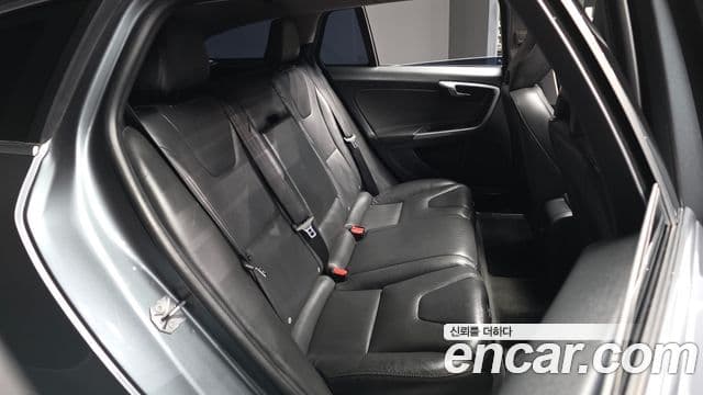 Volvo V60 1세대, 2017 12