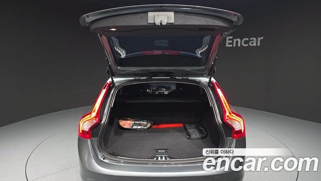 Volvo V60 1세대, 2017 20