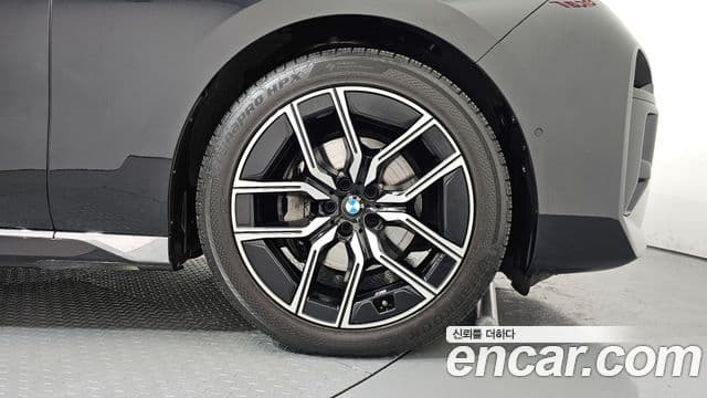 BMW 7시리즈 (G70) 740d xDrive M Sport, 2024 все фото