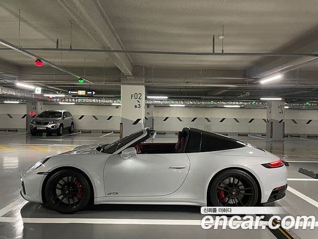 Porsche 911 (992) Targa 4 GTS, 2024 17
