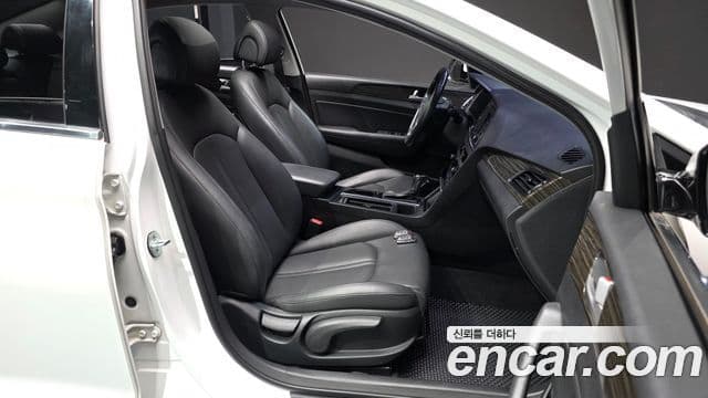 Hyundai LF Sonata 2.0 Smart, 2015 10