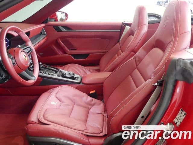 Porsche 911 (992) Carrera 4S кабриолет, 2023 9