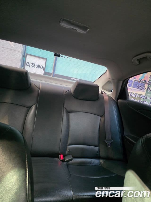 Hyundai YF Sonata LPI Deluxe, 2011 6