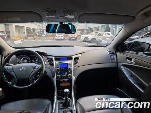 Hyundai YF Sonata LPI Deluxe, 2011 8