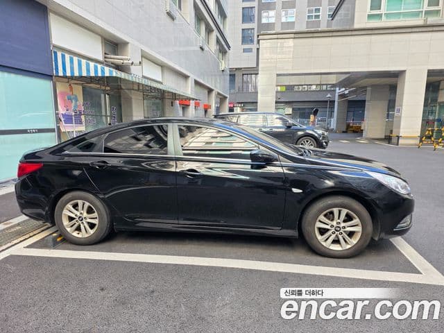 Hyundai YF Sonata LPI Deluxe, 2011 13