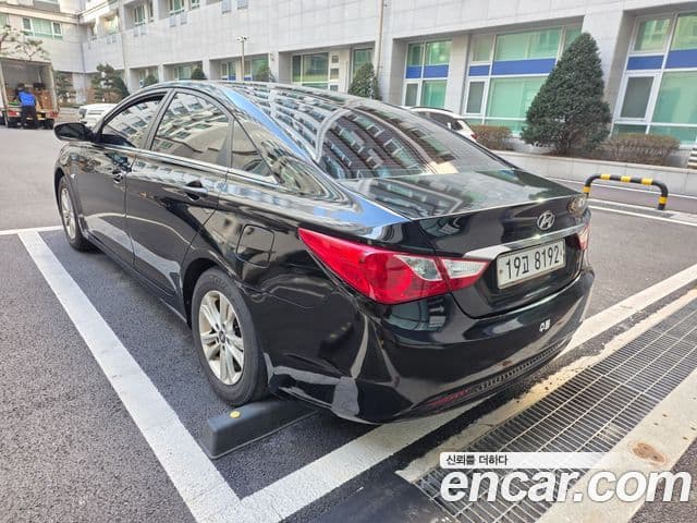 Hyundai YF Sonata LPI Deluxe, 2011 15