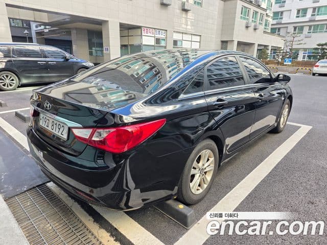 Hyundai YF Sonata LPI Deluxe, 2011 16