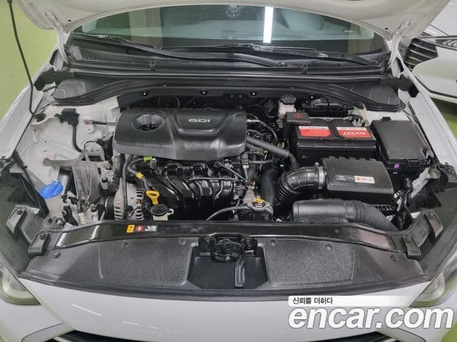 Hyundai Avante AD 1.6 GDI Value Plus, 2017 6