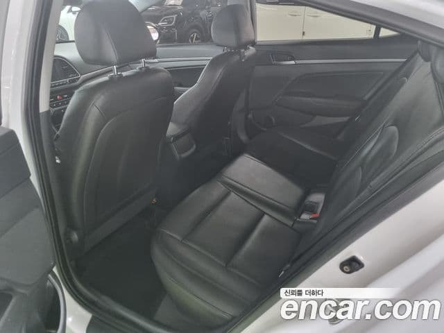 Hyundai Avante AD 1.6 GDI Value Plus, 2017 10