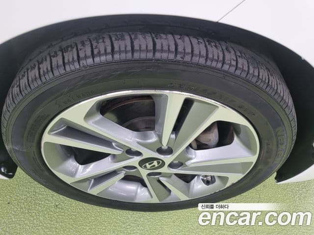 Hyundai Avante AD 1.6 GDI Value Plus, 2017 16