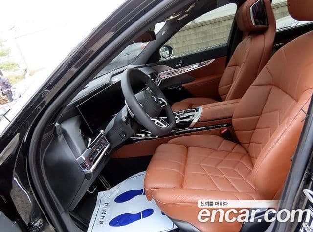 BMW 7시리즈 (G70) 740d xDrive M Sport, 2025 все фото