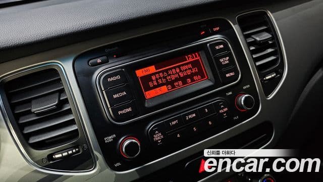 Kia All New Carens Prestige, 2014 16