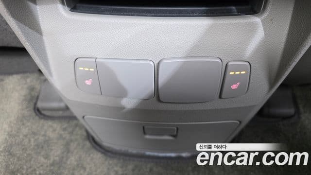 Kia All New Carnival Luxury, 2017 18