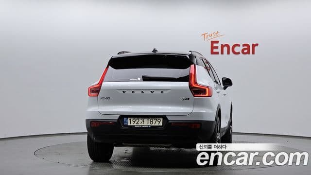 Volvo XC40 B4 R-Design, 2021 4