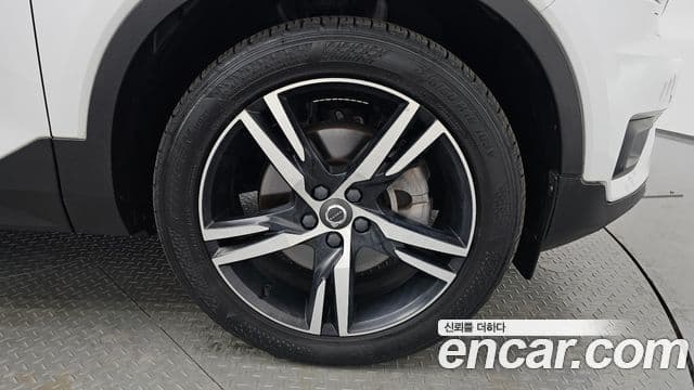 Volvo XC40 B4 R-Design, 2021 все фото