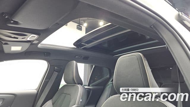 Volvo XC40 B4 R-Design, 2021 19