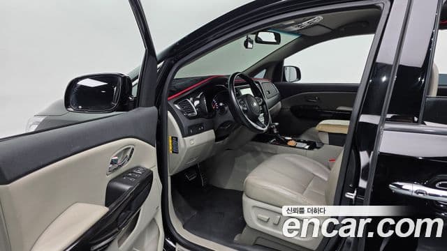 Kia The / новый New Carnival Special, 2019 11