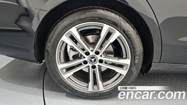 Mercedes-Benz E-класс W213 Avantgarde, 2023 все фото