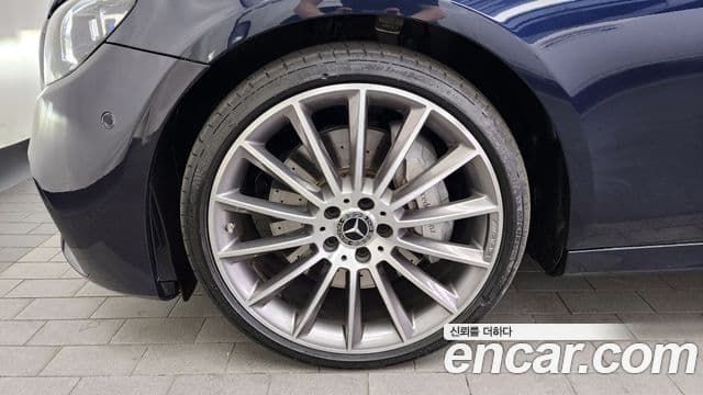 Mercedes-Benz E-класс W213 AMG Line, 2022 все фото