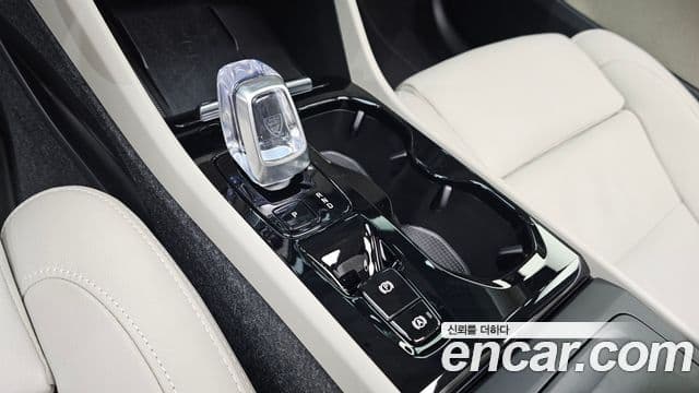 Volvo XC40 B4 Ultimate Bright, 2024 9