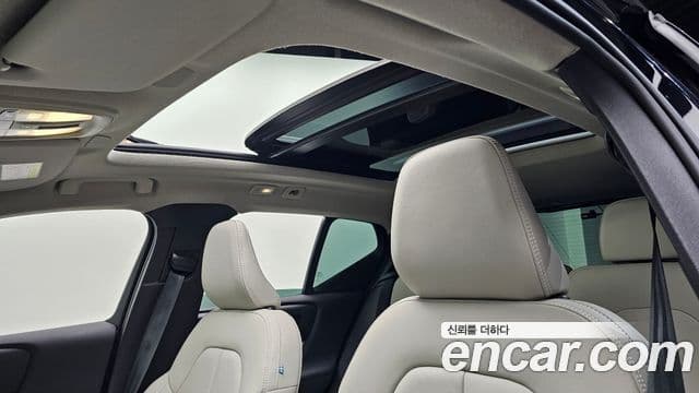 Volvo XC40 B4 Ultimate Bright, 2024 19