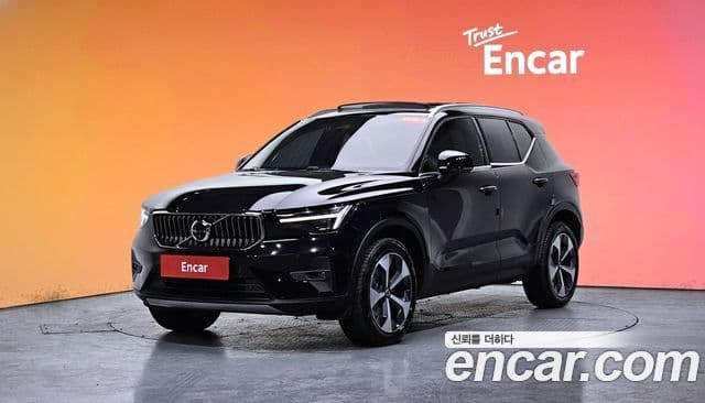 Volvo XC40 B4 Ultimate Bright, 2024 1