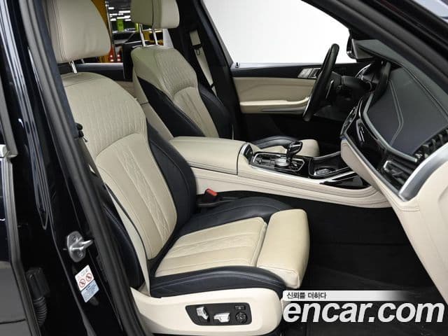BMW X7 (G07) M50i 6인승, 2021 10
