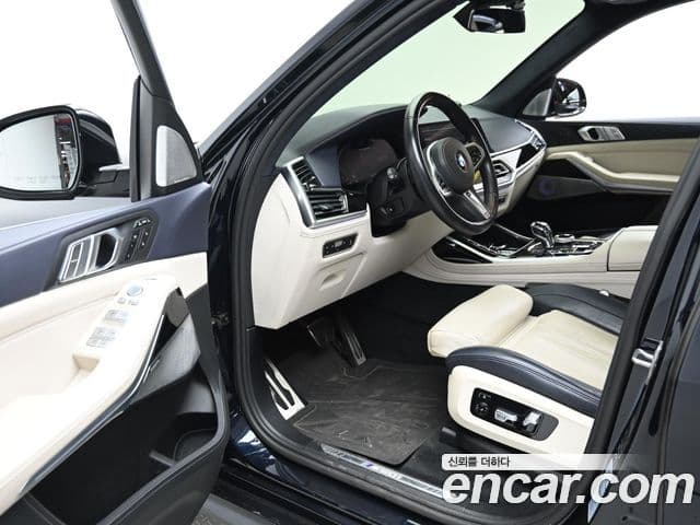 BMW X7 (G07) M50i 6인승, 2021 11