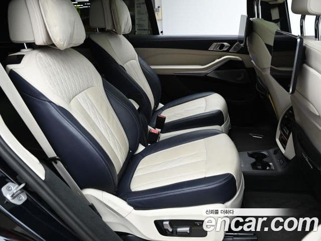 BMW X7 (G07) M50i 6인승, 2021 12