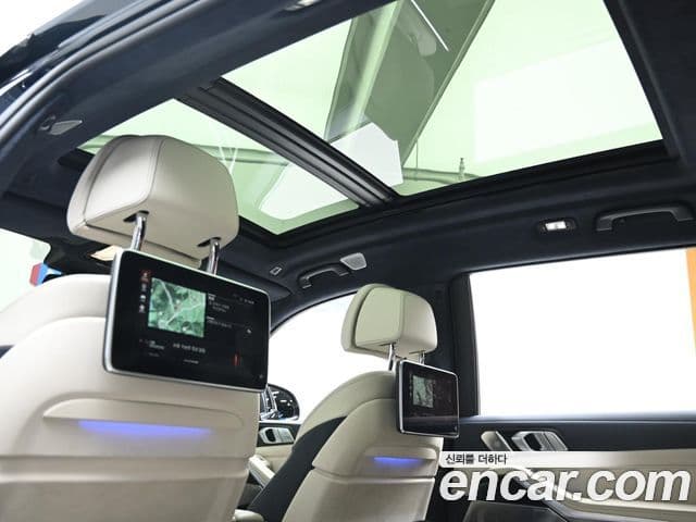 BMW X7 (G07) M50i 6인승, 2021 19