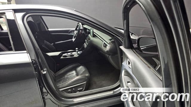 Genesis G70 Elite, 2019 11