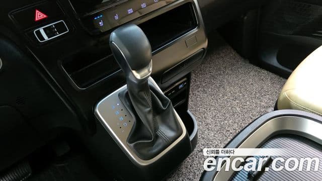 Hyundai Staria Modern, 2023 9