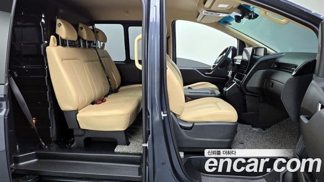 Hyundai Staria Modern, 2023 10