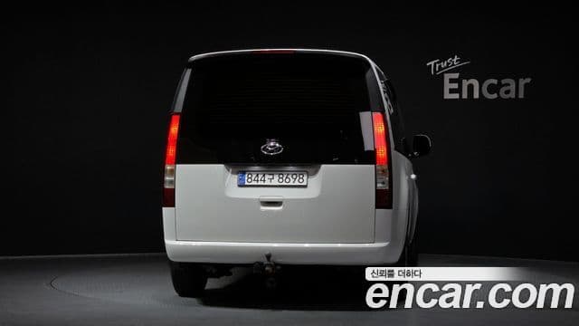 Hyundai Staria Modern, 2023 4