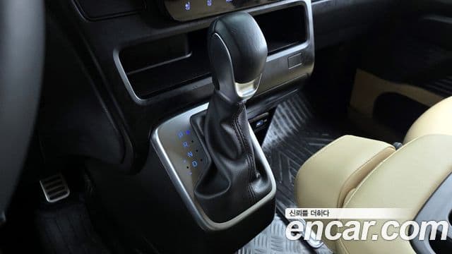 Hyundai Staria Modern, 2023 9