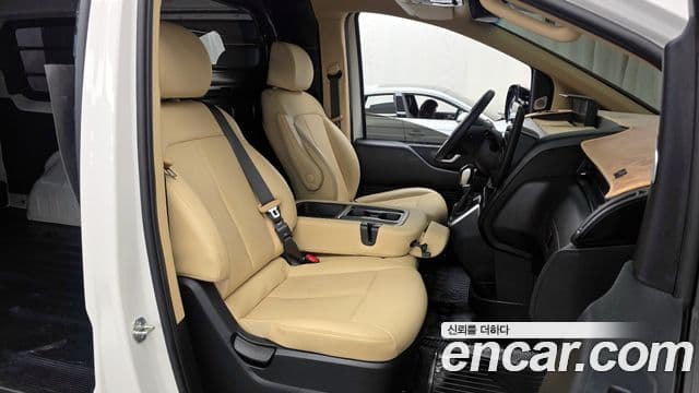 Hyundai Staria Modern, 2023 11