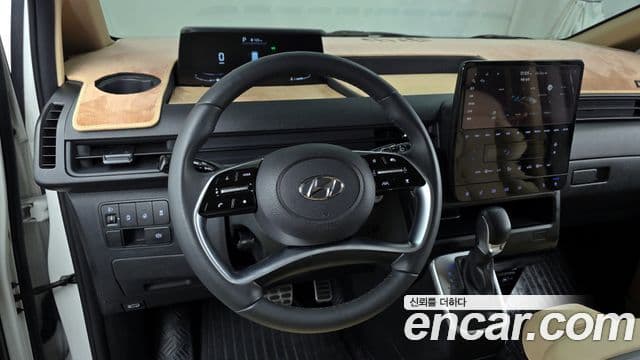 Hyundai Staria Modern, 2023 13