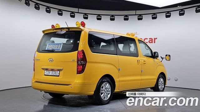 Hyundai Grand Starex детский перевозочный автомобиль, 2017 2