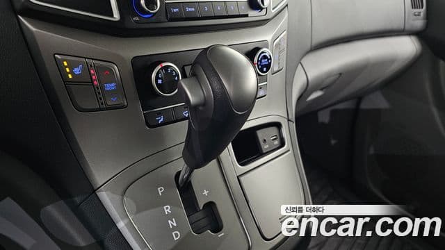 Hyundai Grand Starex детский перевозочный автомобиль, 2017 9