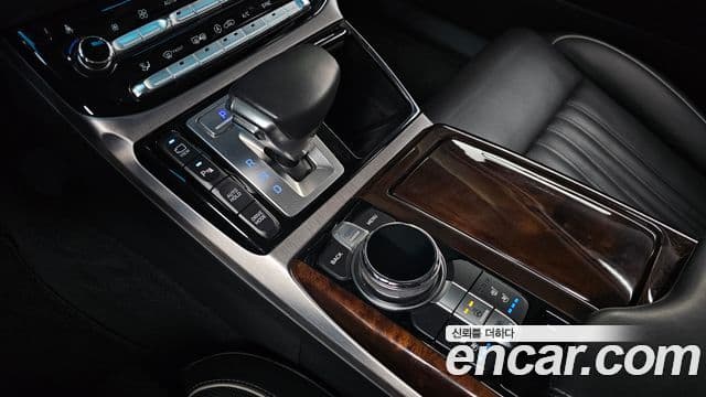 Genesis EQ900 Prestige, 2016 9