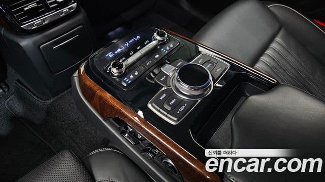 Genesis EQ900 Prestige, 2016 18