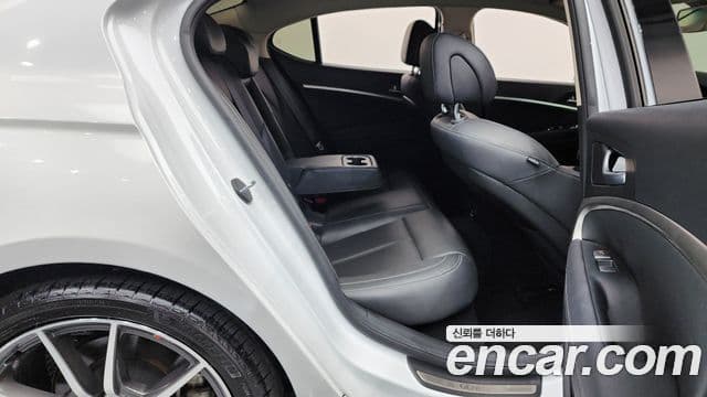 Genesis The / новый New G70, 2023 12