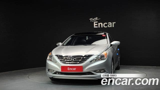 Hyundai YF Sonata LPI Premier(для людей с инвалидностью), 2010 3