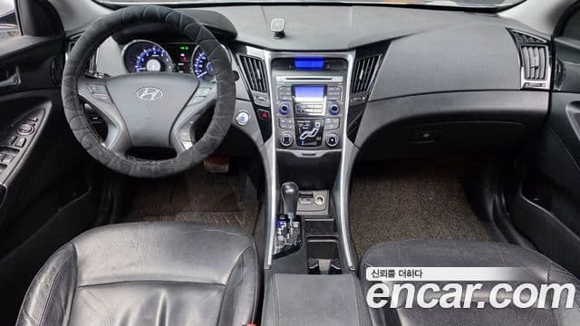 Hyundai YF Sonata LPI Premier(для людей с инвалидностью), 2010 7