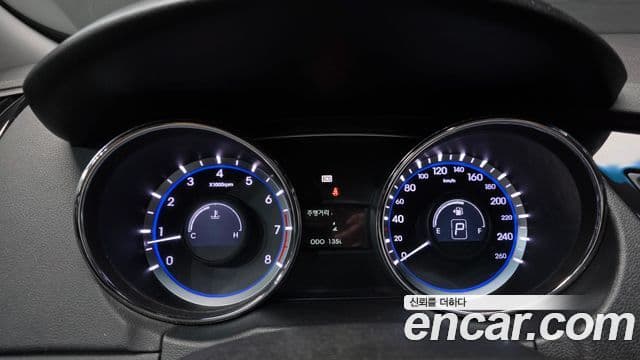 Hyundai YF Sonata LPI Premier(для людей с инвалидностью), 2010 8